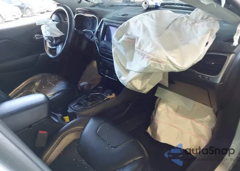 2019 Jeep Cherokee Latitude Plus 4X4 из США, поврежденный, VIN 1C4PJMLB8KD230574